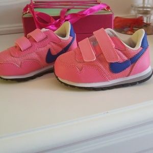 LNC 5c Pink Nike tennis shoes